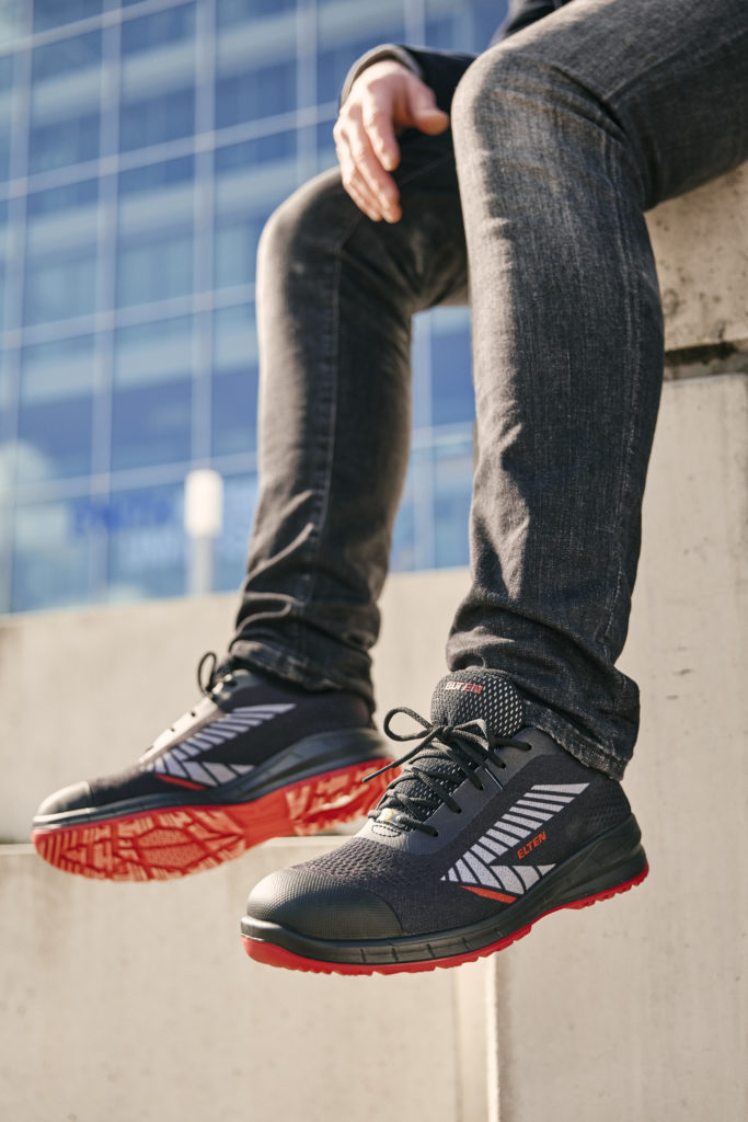 Der Sicherheitshalbschuhe S1P "LARKIN XXSPORTS BLACK-GREY LOW" von Elten ist für zahlreiche Tätigkeiten eine gute Wahl, wo nicht extra Knöchelschutz erforderlich ist.
